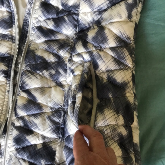 Athleta Altitude goose down vest size small - Picture 4 of 8